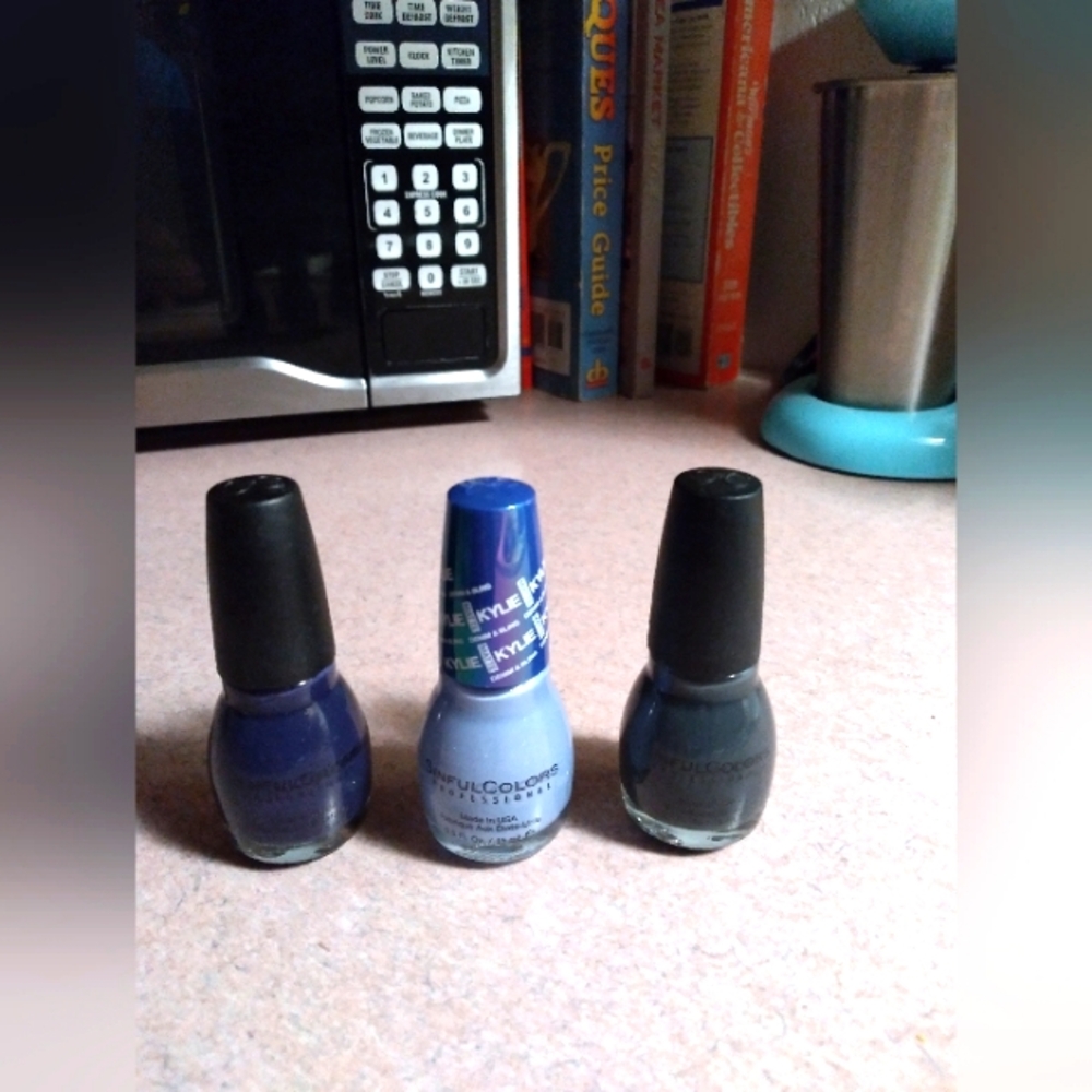 Sinful colors nail polish lot (3)